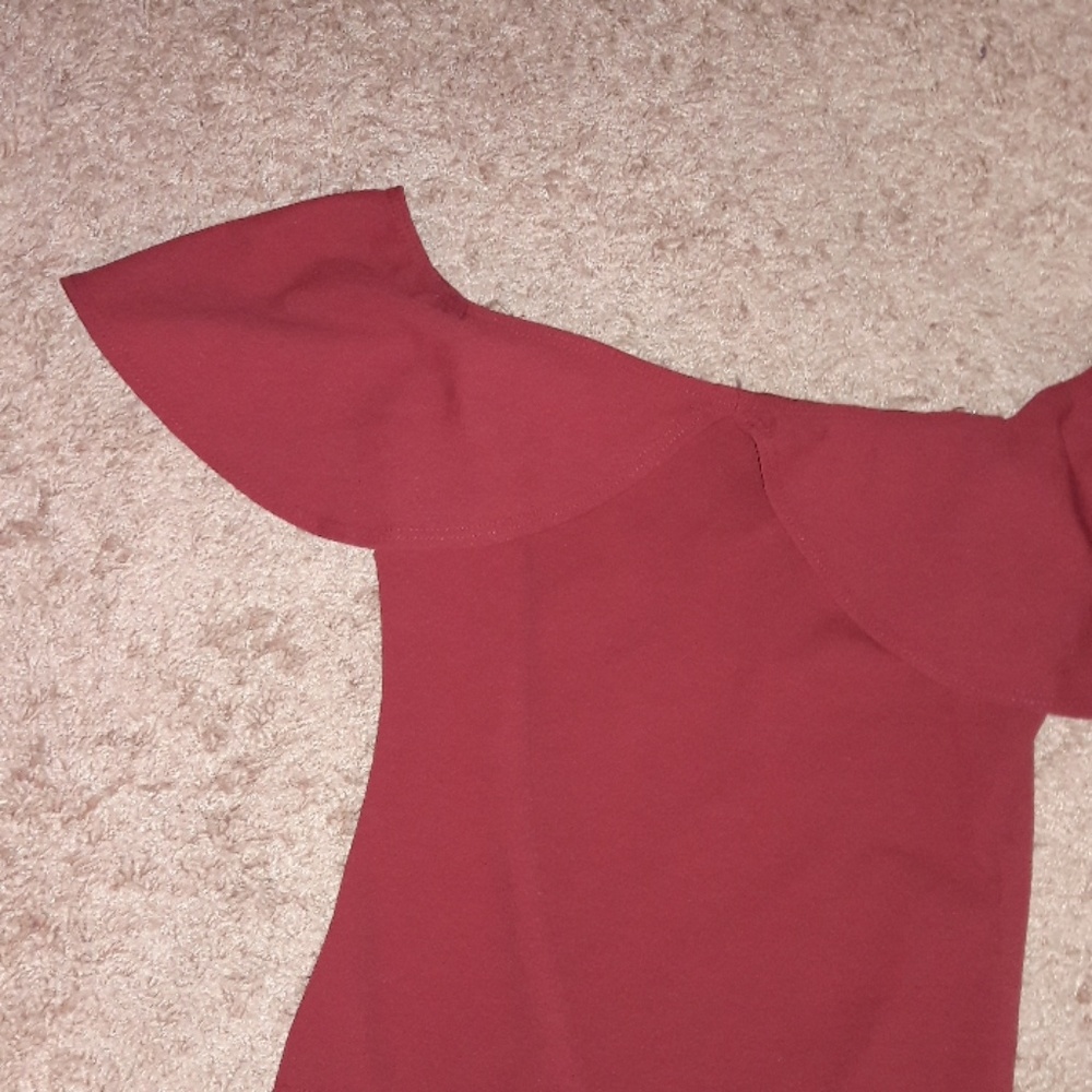 Off the Shoulder/Flounce Bodysuit - Picture 3 of 4